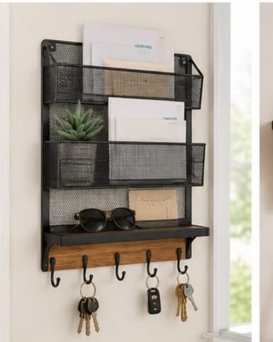 Wall-mounted organizer